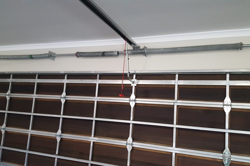 Garage Door Service Near Me: What Matters Most